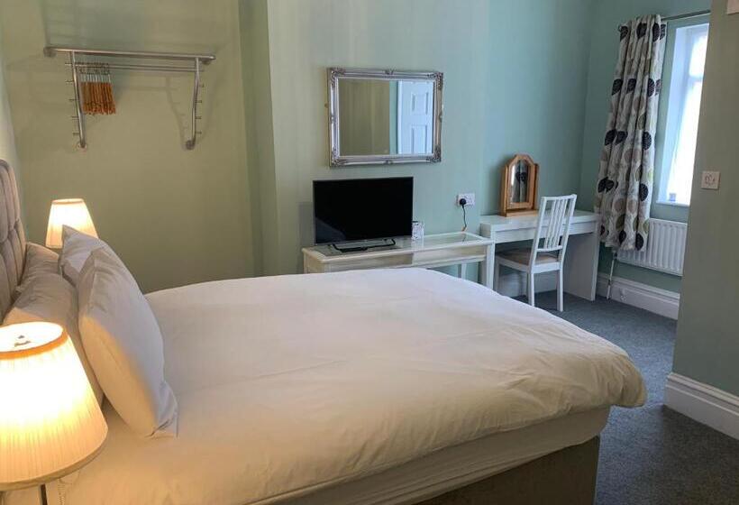 اتاق استاندارد سه نفره, Shrubbery Guest House