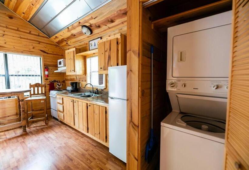اتاق سوپریور سه تخته, Walnut Canyon Cabins