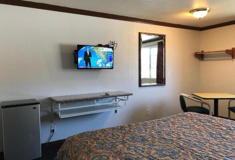 חדר סטנדרט עם מיטת קינג, Starlight Inn, Valley Blvd   Downtown La