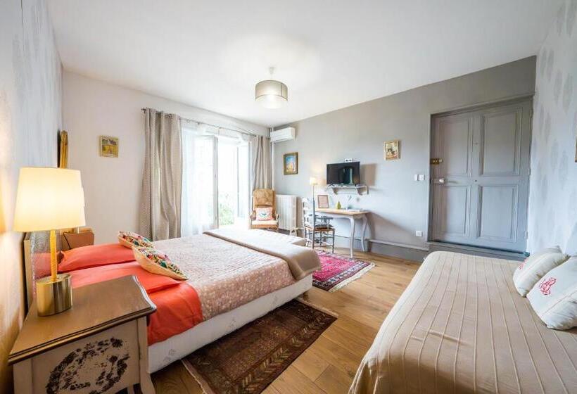 Номер Стандарт Вид на Сад, La Maison Jaffran, Suite En Ville