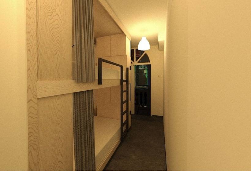 تختخواب در اتاق مشترک, Bond Boutique Capsule Hotel At Bugis   Hostel
