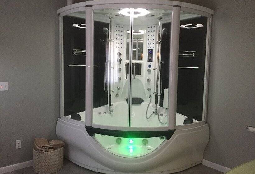 Люкс Повышенной Комфортности, Up Up And Away Lodging