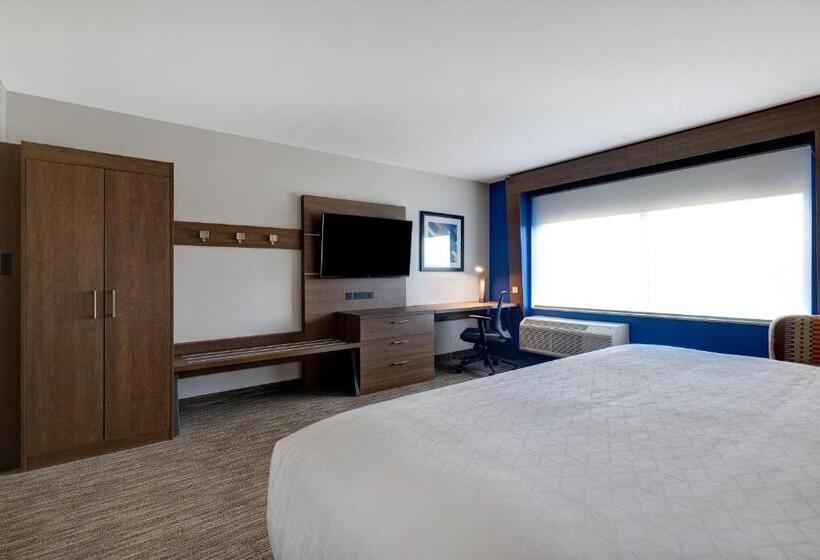 Номер Стандарт, Holiday Inn Express & Suites   Brighton, An Ihg