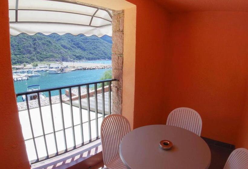Четырехместный Номер Стандарт Вид на Море, Hôtel Le Romantique