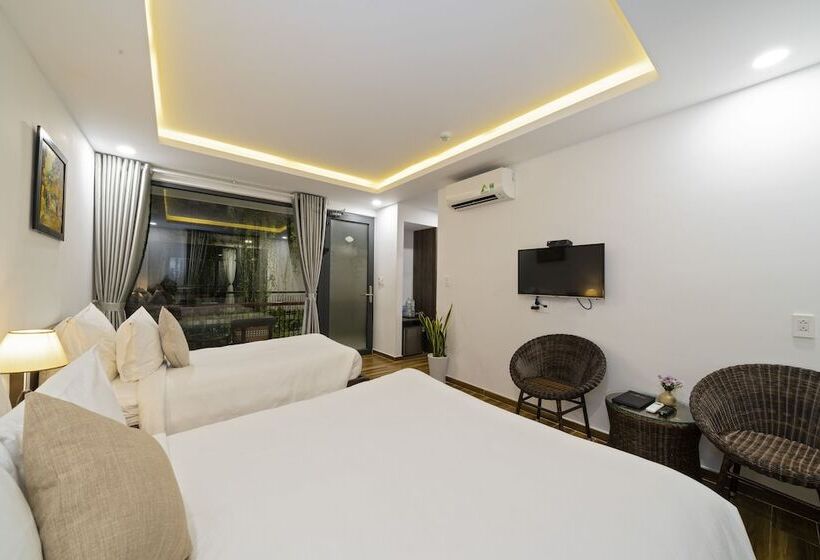 اتاق سه نفره دلوکس با چشم‌انداز استخر, The Nam An Villa Hoi An