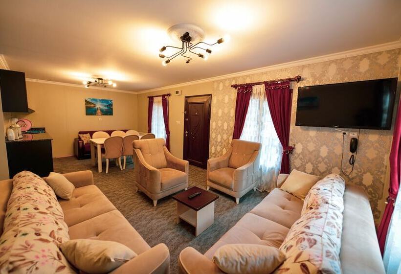 آپارتمان سلطنتی 1 خوابه, Monoir Suite