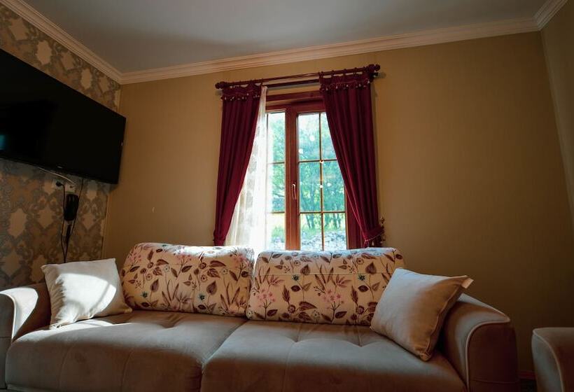 آپارتمان سلطنتی 1 خوابه, Monoir Suite