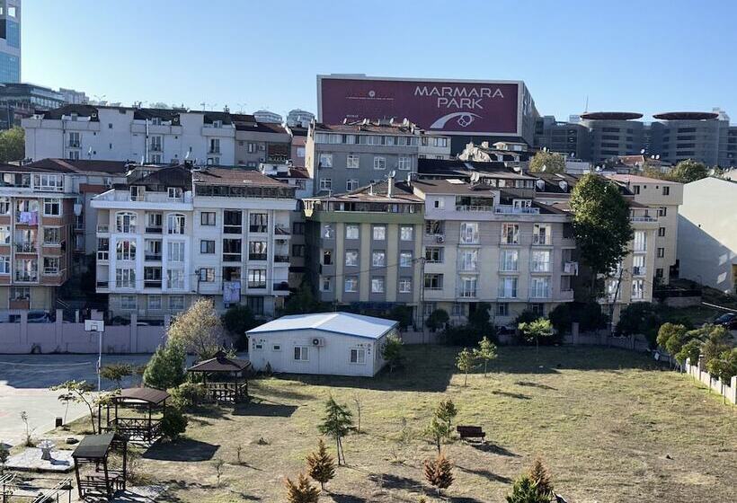 اتاق استاندارد با چشم‌انداز شهر, Plus Park Suite &