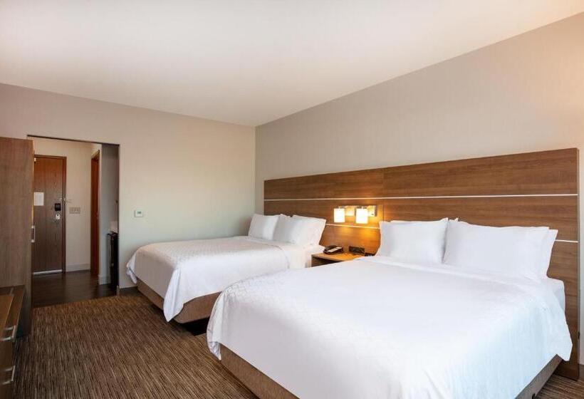 Номер Стандарт Адаптированный для Инвалидов, Holiday Inn Express & Suites   Beloit, An Ihg