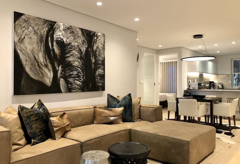 Апартаменты 3 Спальни, Romney Park Luxury Apartments