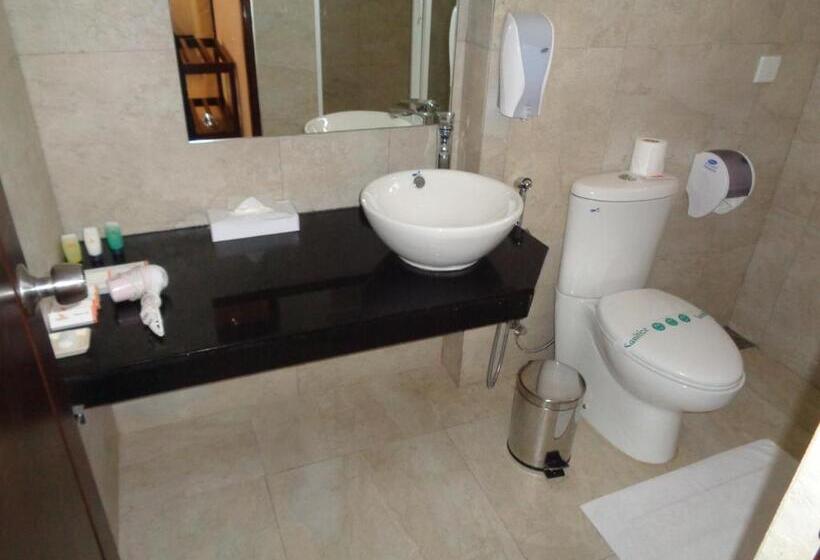 Номер Стандарт Трехместный, Rajarata Hotel Anuradhapura