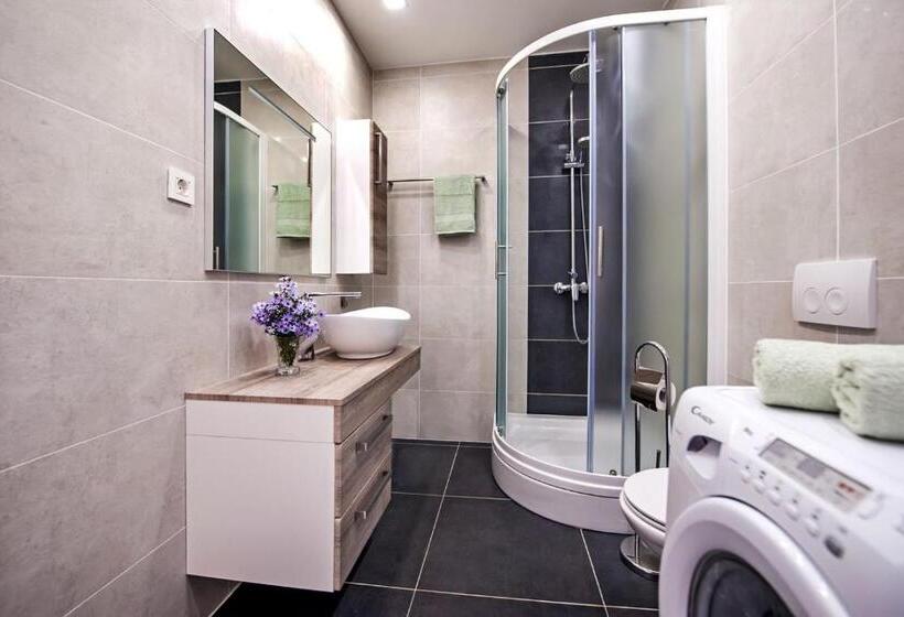 آپارتمان 1 خوابه, Apartments Pino