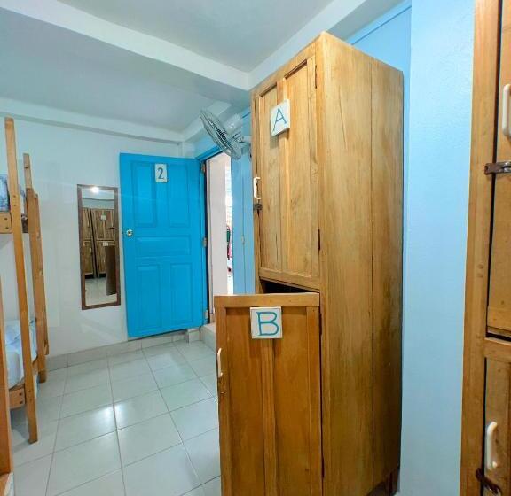 تختخواب در اتاق مشترک, Hostel Samara