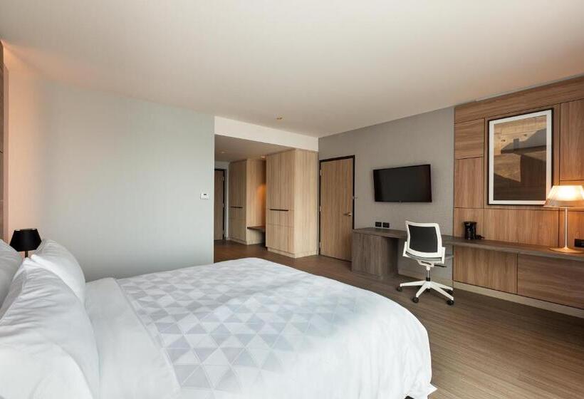 适合残疾人士使用的带超级大床的标准间, Holiday Inn   Lima Miraflores, An Ihg