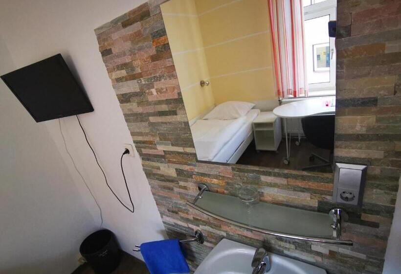 اتاق استاندارد یک نفره, City Hostel