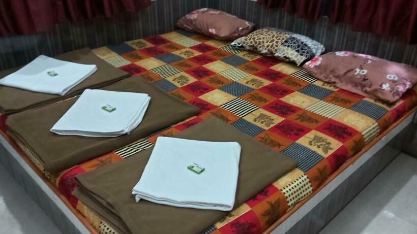 Трехместный Номер Базовый, Sai Raghunandan Guest House
