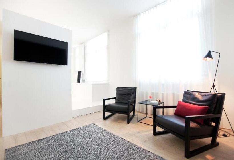 سوییت سوپریور, Maison Nationale City Flats & Suites