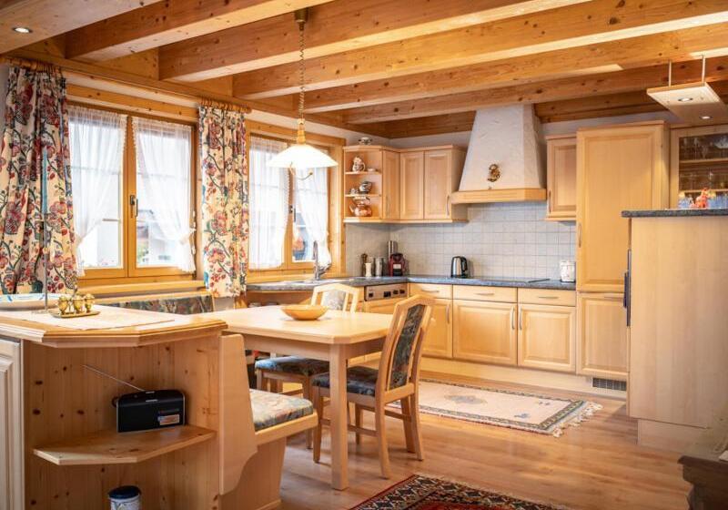 کلبه ییلاقی, Pension Der Steinbock   Das 300 Jahre Alte Bauernhaus   Tirol