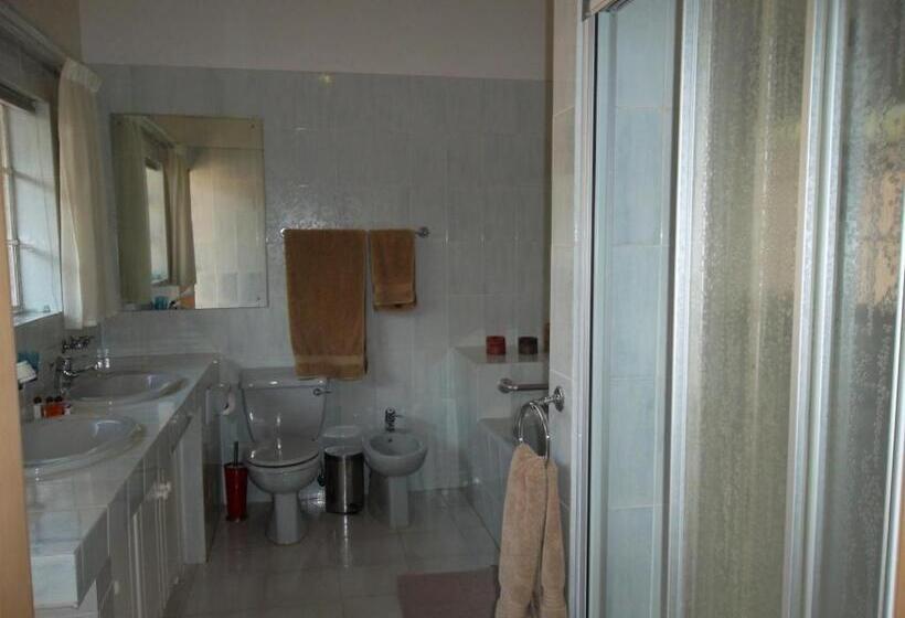اتاق استاندارد, Ku De Ta B&b