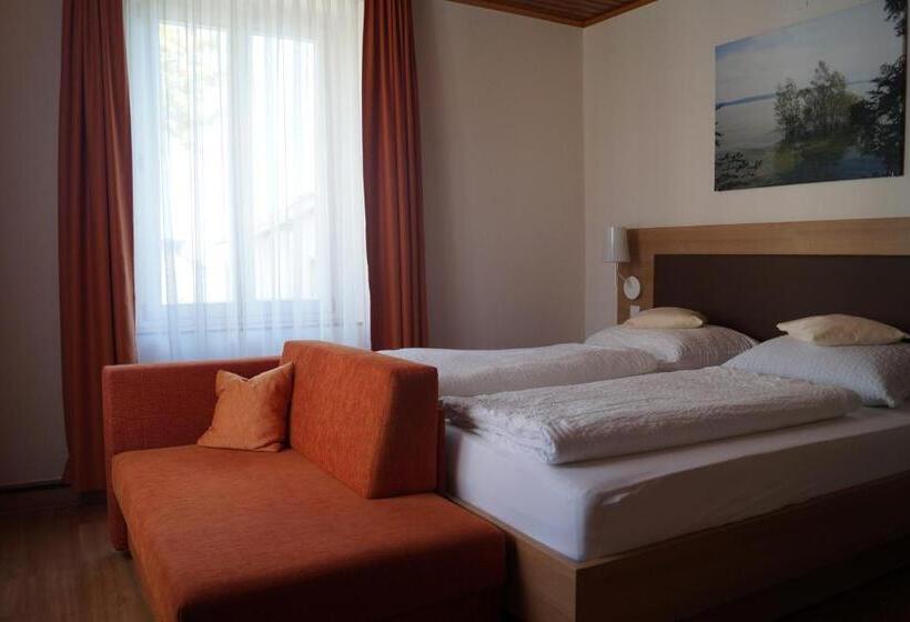 Quarto Triplo Estandar, Gasthof Zur Traube