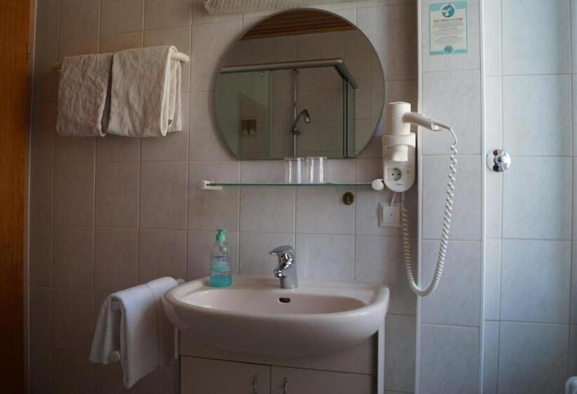 Quarto Estandar, Gasthof Zur Traube