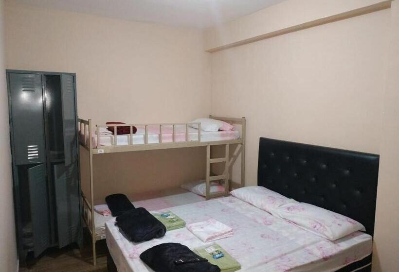 패밀리 룸 공용 욕실, Hostel Aeroporto