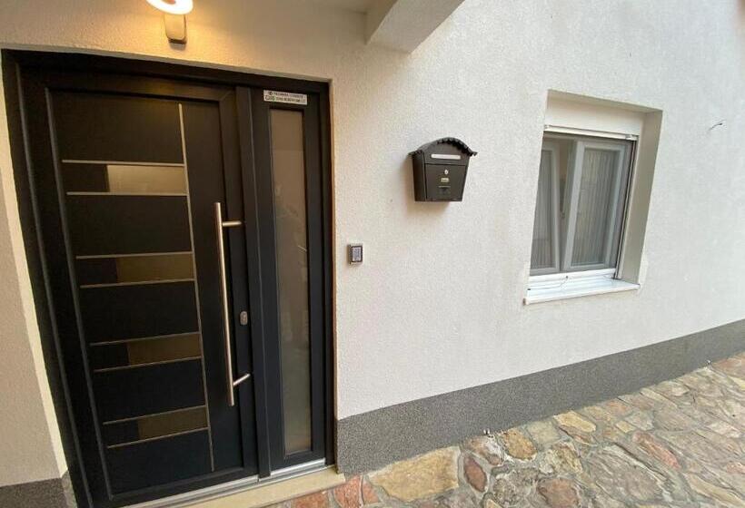 اتاق استاندارد, Apartments & Rooms Mostar Story