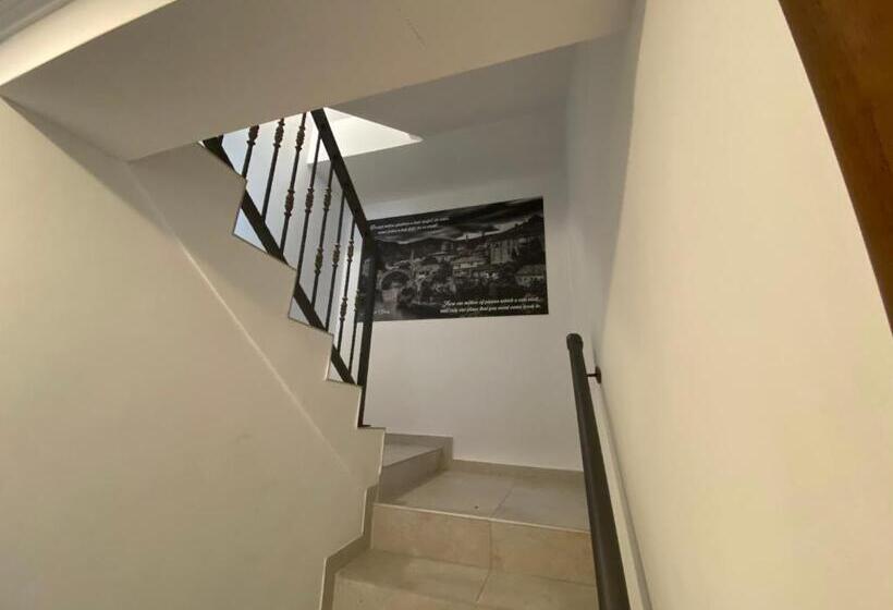 استودیوی استاندارد, Apartments & Rooms Mostar Story