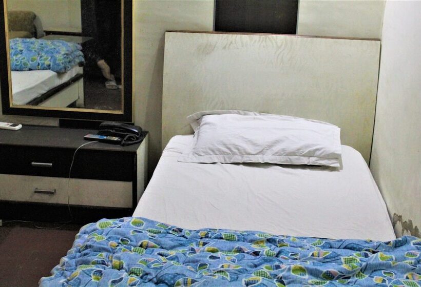 Quarto Triplo Estandar, Central Guest House