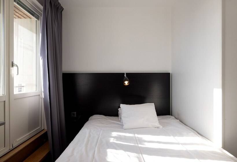 Номер Basic, Bishops Arms Mora