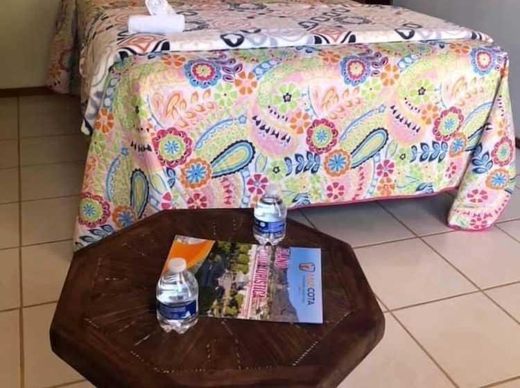 Economy Kamer met Tweepersoonsbed, Meson La Huerta