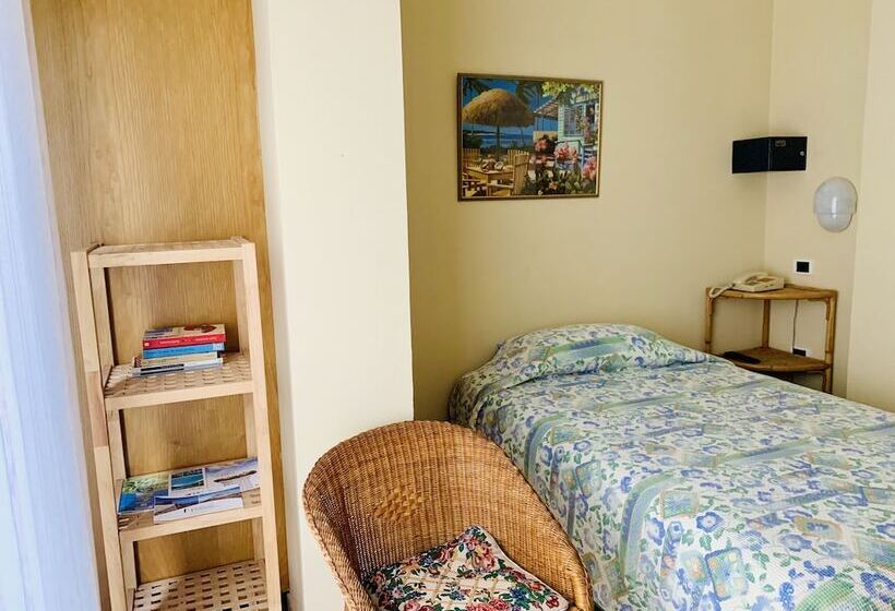 غرفة قياسية فردية, La Pergola