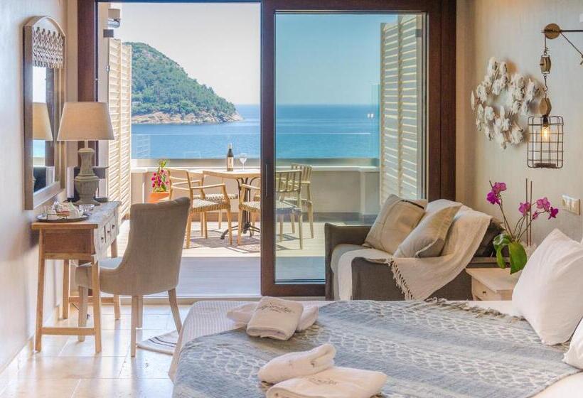 小型豪华套房, Agorastos Suites