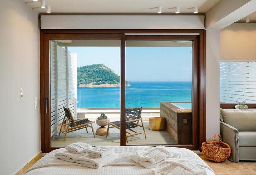 带按摩浴盆的套房, Agorastos Suites