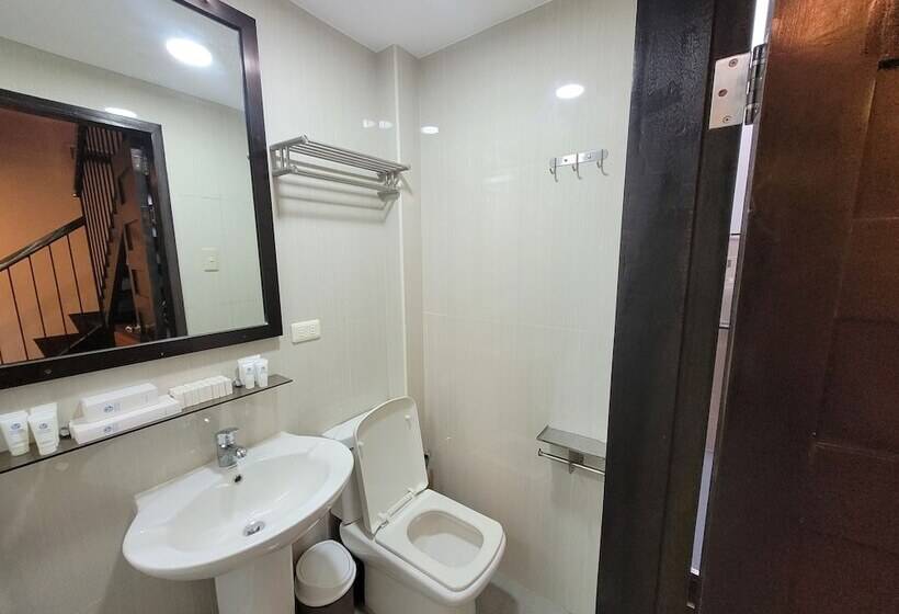 Quarto Familiar Basic, Fernvale Leisure Club And Resort