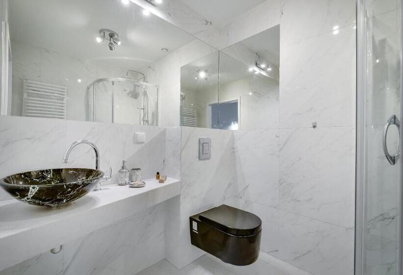 Апартаменты 1 Спальня, Savoy Mariacka Apartments