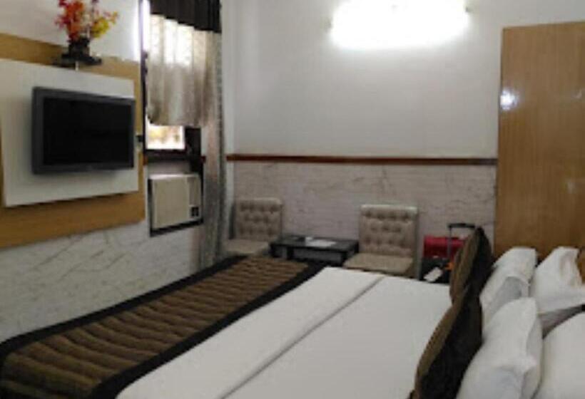 Семейный Номер, Dee Park View Jammu