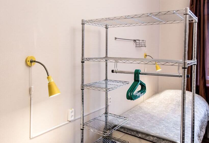Economy Quadruple Room, All Seasons   Hostel