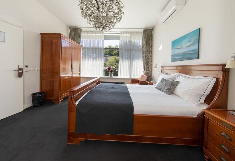 Номер Deluxe, La Rosa Amsterdam Beach