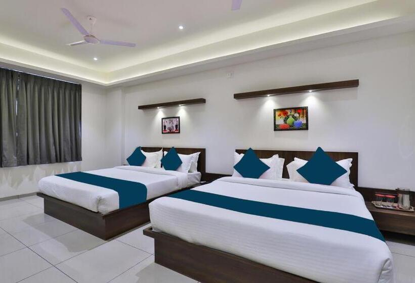 اتاق خانوادگی با چشم‌انداز باغ, Sparsh Inn  Chandkheda