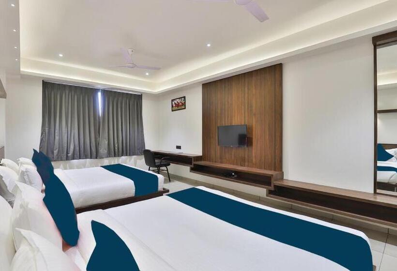 اتاق خانوادگی با چشم‌انداز باغ, Sparsh Inn  Chandkheda