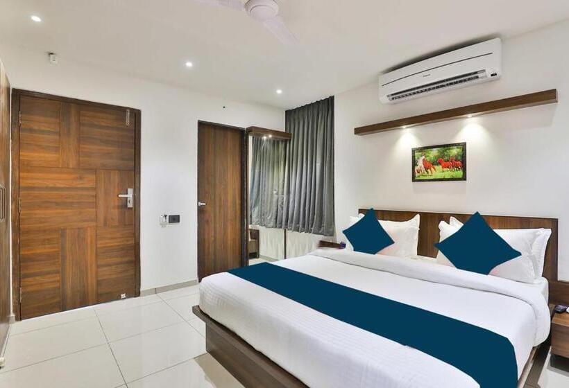 اتاق لوکس, Sparsh Inn  Chandkheda