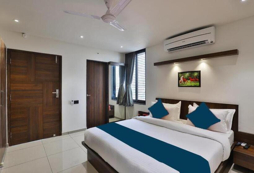 اتاق لوکس, Sparsh Inn  Chandkheda