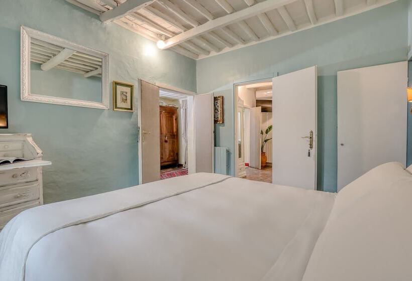 سوییت لوکس, B&b Dei Papi Boutique