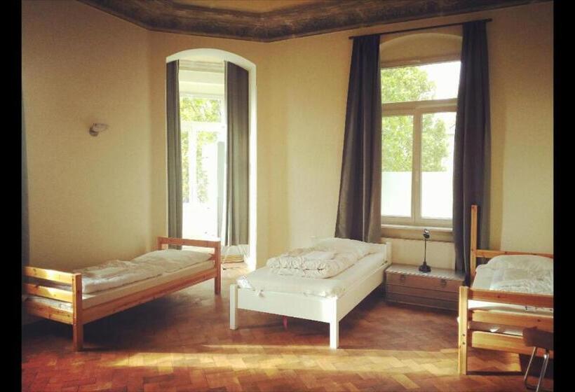 Кровать в Многоместном Номере с Общей Ванной, Casa Hostel Pirna