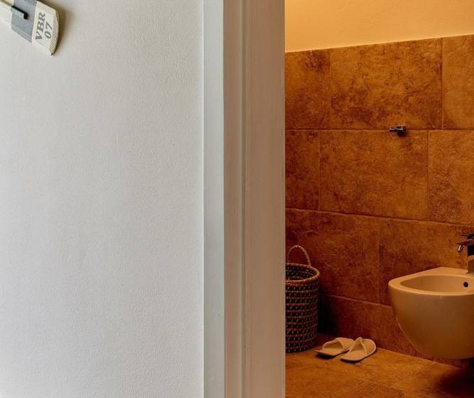 اتاق لوکس با بالکن و چشم‌انداز دریا, Posea  Polignano Sea Suites