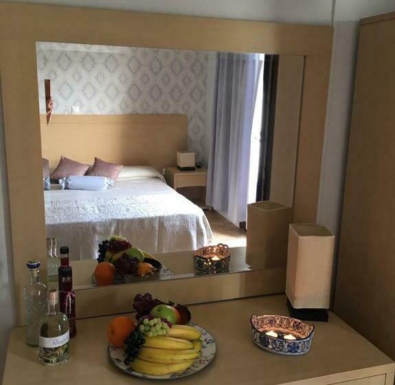 اتاق سه نفره سوپریور با چشم‌انداز دریا, Aphrodite Hotel Syros