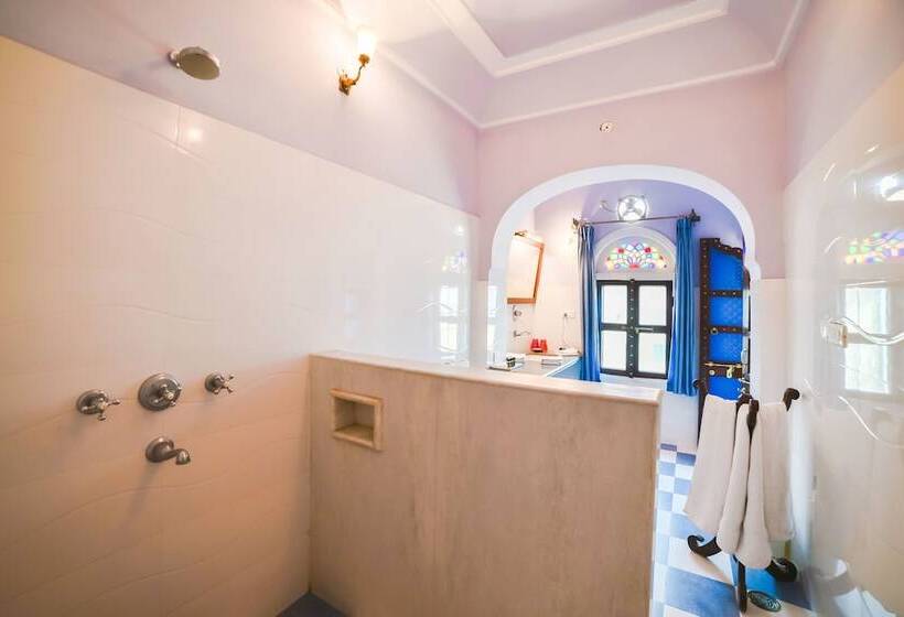 اتاق لوکس, Saba Haveli