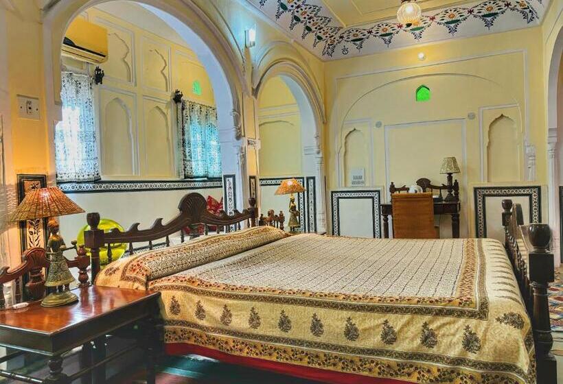اتاق لوکس, Saba Haveli