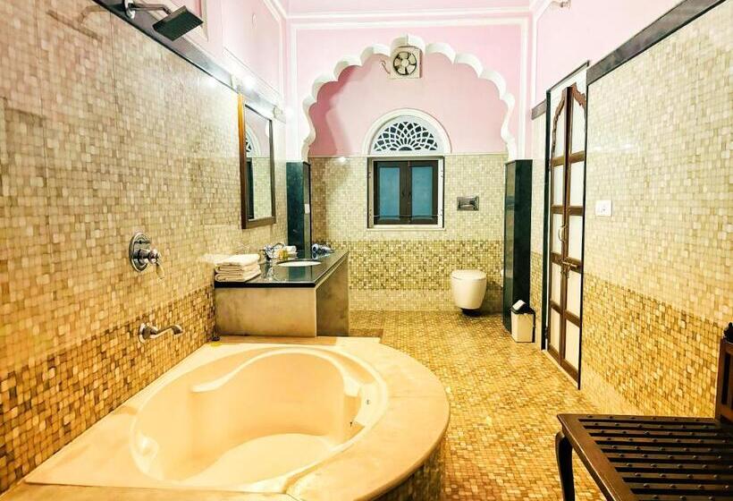 سوییت, Saba Haveli